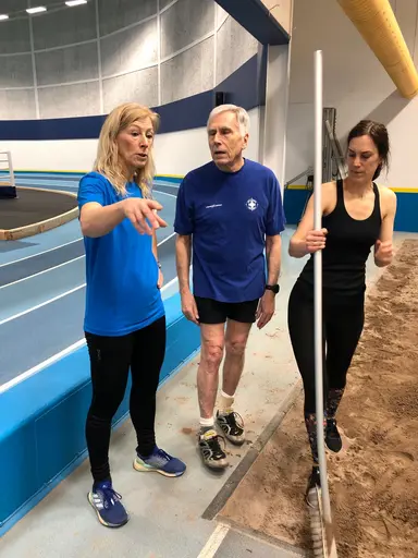 Eva Krönlein, Bengt Hallberg, Annica Sandström, Anthony Treacer, Susanne Gjötterberg och Martina Gidlöf var några av veteranderna som bland annat träffade Simon Sundström