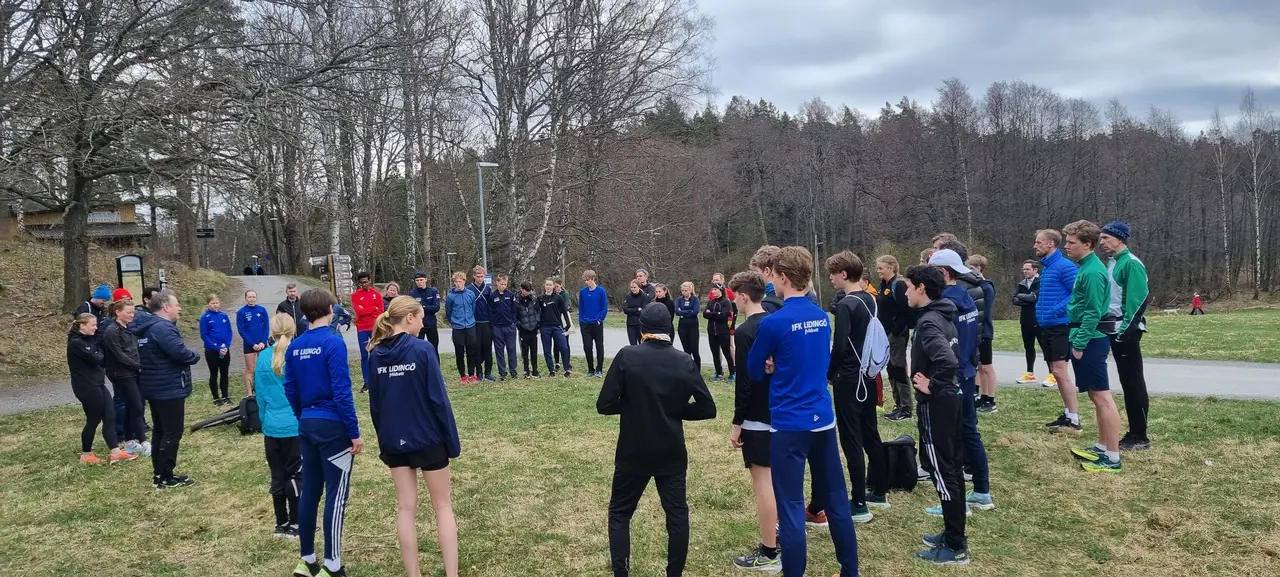Det var ett stort gäng löpare som kom när IFK Lidingö hade träning i maj. Foto: Rickard Pell