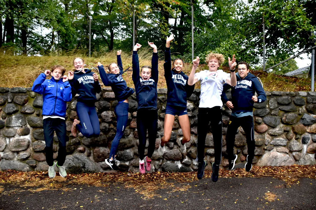 Hundra procentig medaljutdelning genom P15 3x800m och F17 svensk stafett. Foto: Janne Åkerblom