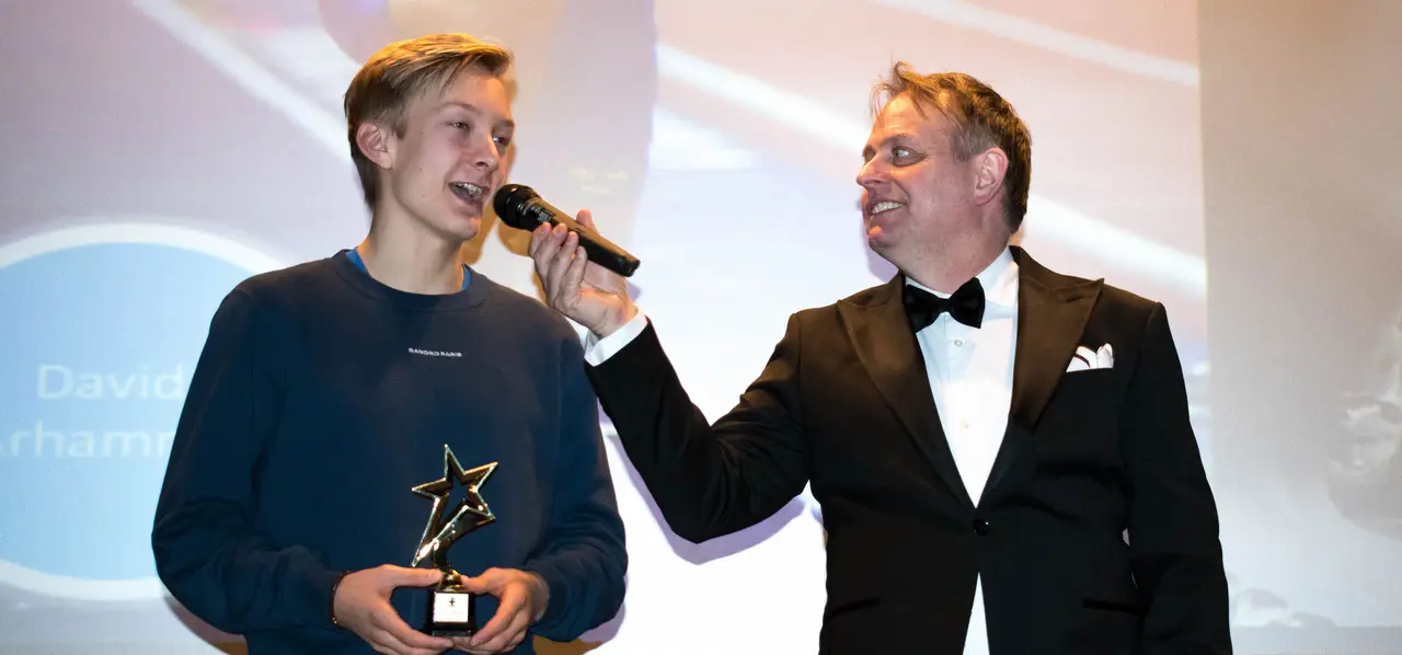 David Århammar, här intervjuad av Janne Åkerblom, var en återkommande gäst på scenen under den tionde IFK-galan. Foto: Piniro bildbyrå