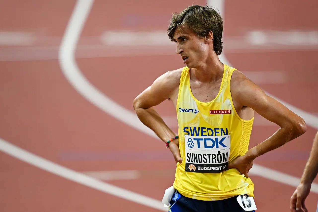 Det är fyra år till det OS som Simon har chansen att vara med i. För det som är om bara ett par veckor blir utan svenska hinderlöpare. Foto: DECA
