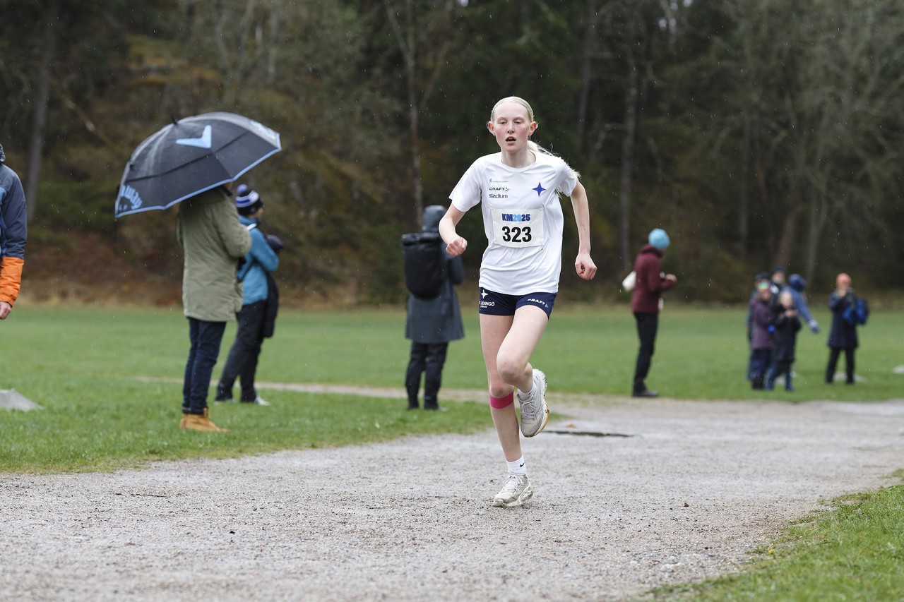 Alice Lindskog (här på bild från KM i terräng) sprang 10 km-varianten av Lidingöloppet i Funäsfjällen. Foto: Christer Klinth