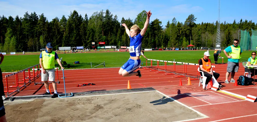 Måns Boshuis springer 60m häck i IJSM i helgen. Foto: Janne Åkerblom