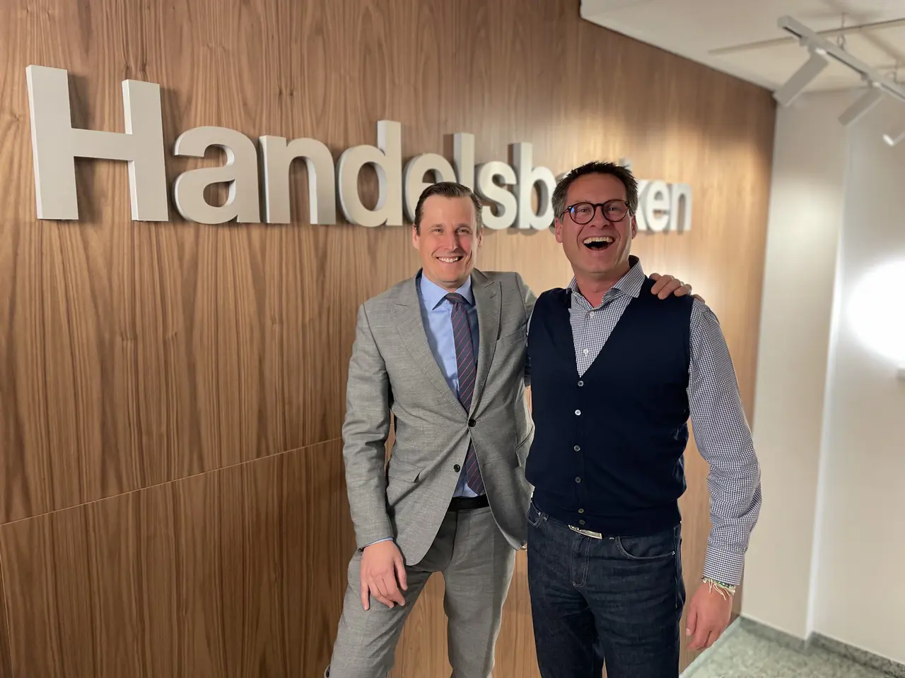 Mikael Gustafsson (kontorschef Handelsbanken, Lidingö) och ordförande Mikkel Mördrup