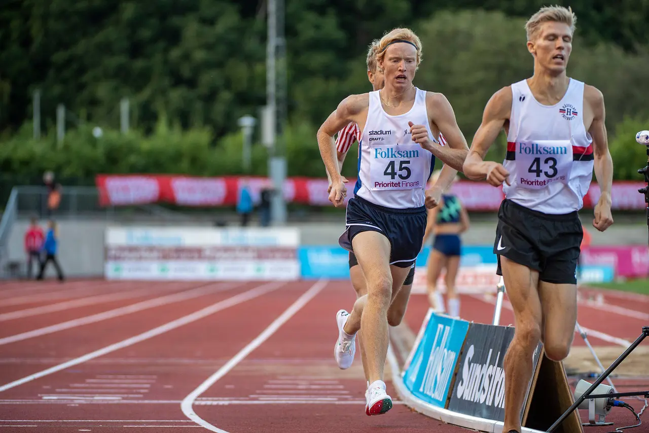Olof Silvander (45) gjorde sitt livs nästa snabbaste 1500m-lopp när han på lördagen noterade 3:52 på 1500m i FGP Göteborg. Då var han den enda IFK-medeldistansaren som inte persade. Foto DECA