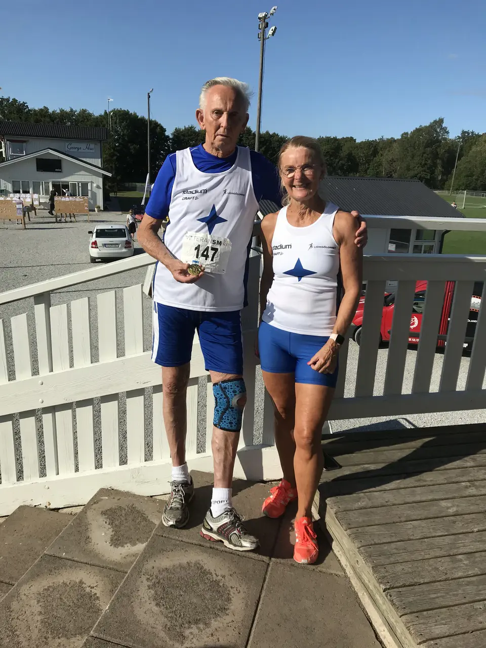 Två av fyra IFK-medaljörer på veteran-SM: Ingvar Lindqvist och Kerstin Grape