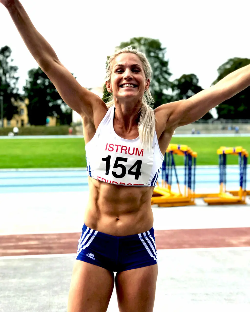 Sara Wiss hade 12.00w, 12.21 och 25.24w i Skarakampen.