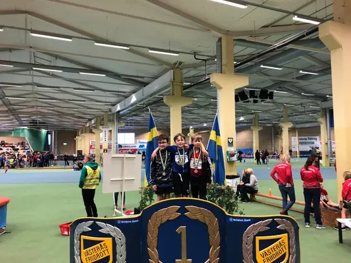 Alfred Nilsson White, Oliver Taha, Astrid Nilsson White Sigrid Noré samt coach Alissa Nilsson Whitee