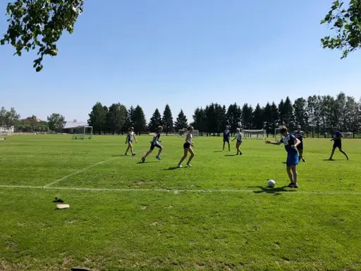 1. Edvin flyger 2. Vårt starka stafettlag. 3. Fotboll mixed; Lidingö-Täby 4. Tjejkvintett. 5. Delar av truppen 6. Pers-Anton 7. Kalle springer snabbt 