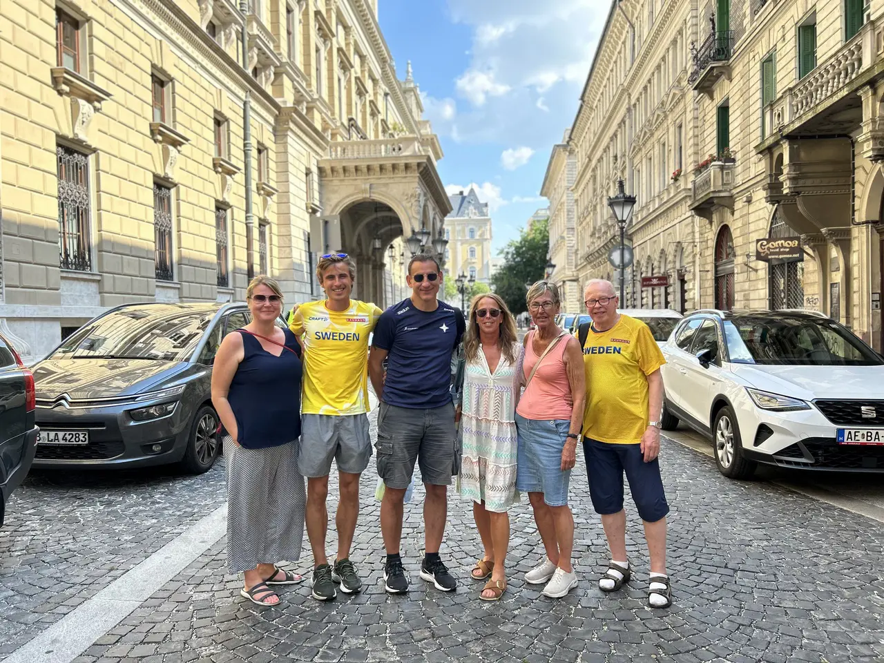 Hela släkten var och hejade fram Simon i Budapest!