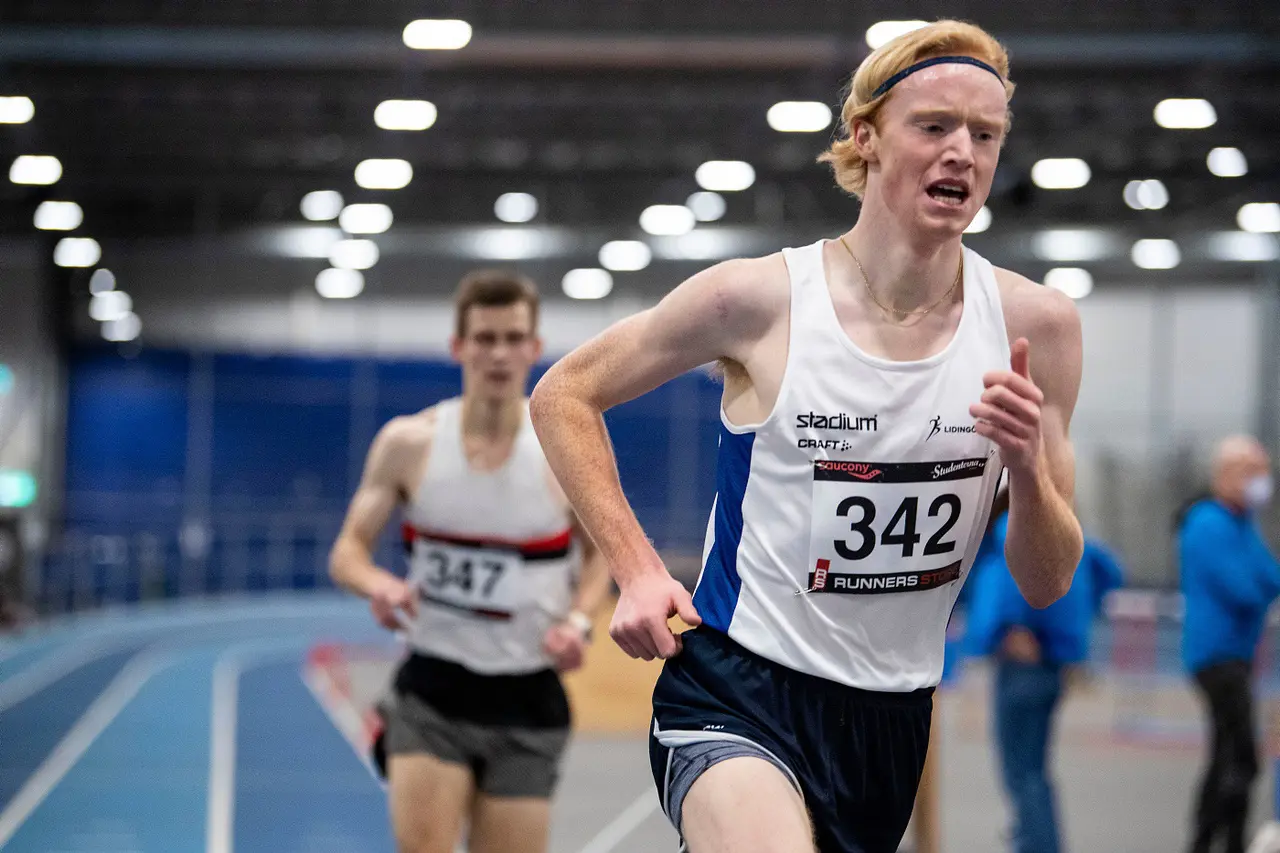 Olof Silvander hyvlade bort 12 sekunder från 3000m-perset. Foto DECA Text & Bild