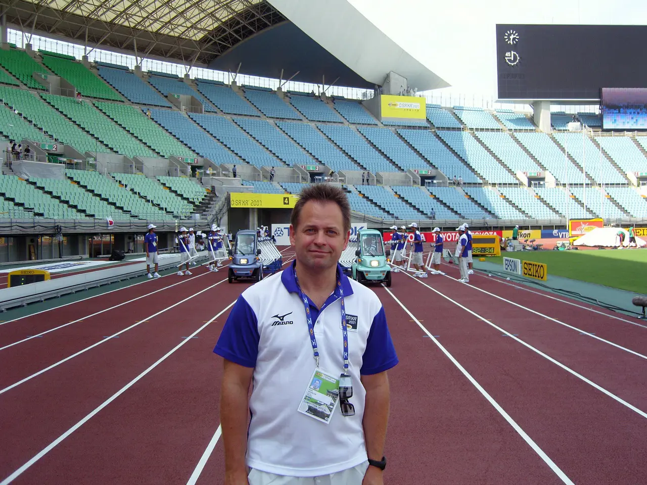 På plats i Nagai Stadium i Osaka, där VM i friidrott arrangerades 2007. Foto: Akira Kazama