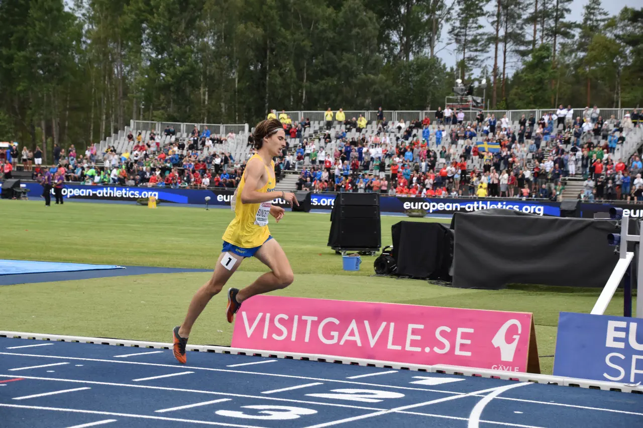 Simon Sundströms fina U23EM-form håller i sig. I lördags kväll sprang han för första gången 5000m under 14 minuter. Foto från U23EM: Janne Åkerblom