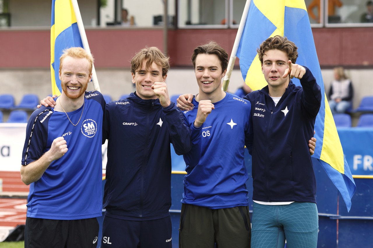 Bronsmedaljörerna på 4x1500m Olof Silvander, Sebastian Lörstad, Jacob Klinth och Kalle Ottfalk. Foto: Christer Klinth