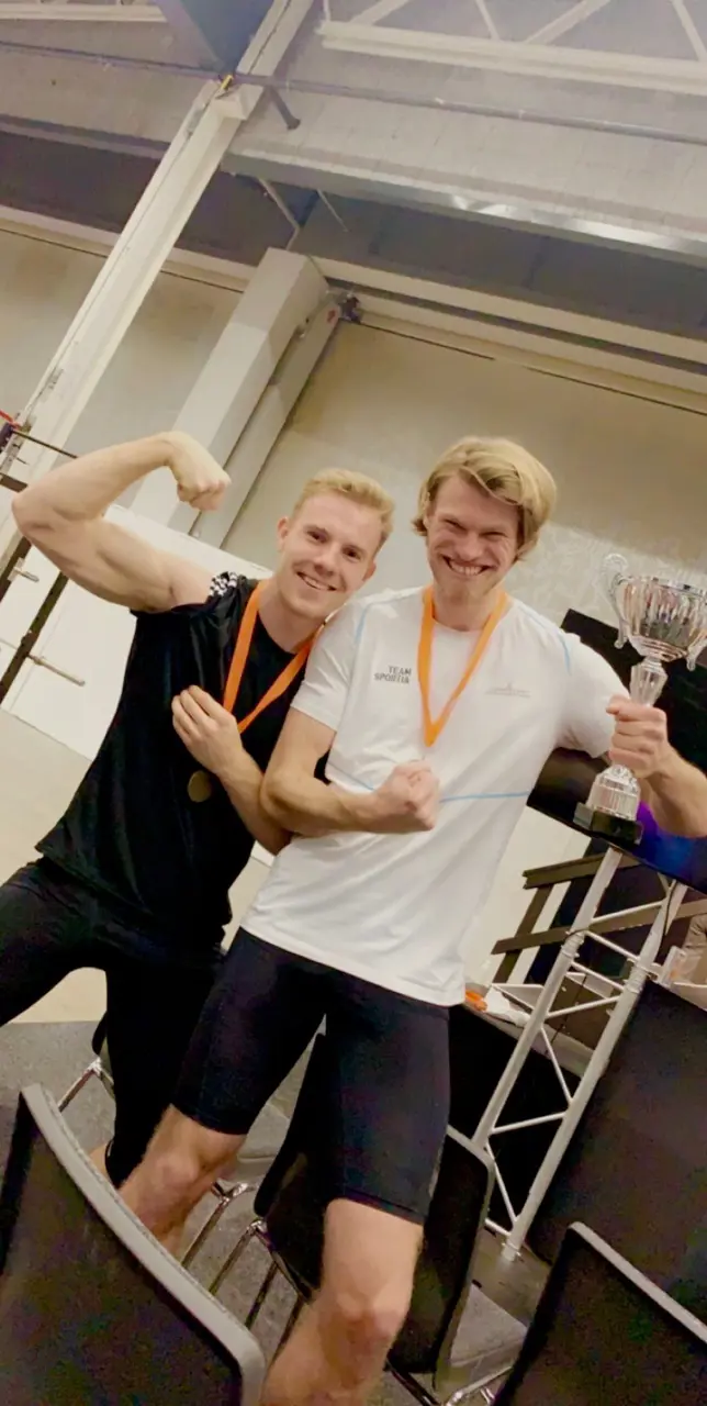 Jesper Rilegård och Adam Lindhe testade spänsten i Extreme boxjump challenge