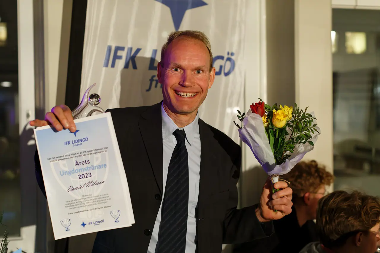 Ibland går Daniel Nilsson på stan utan träningskläderna på. Som här på IFK-galan. IFK-galan-foto: Christer Klinth