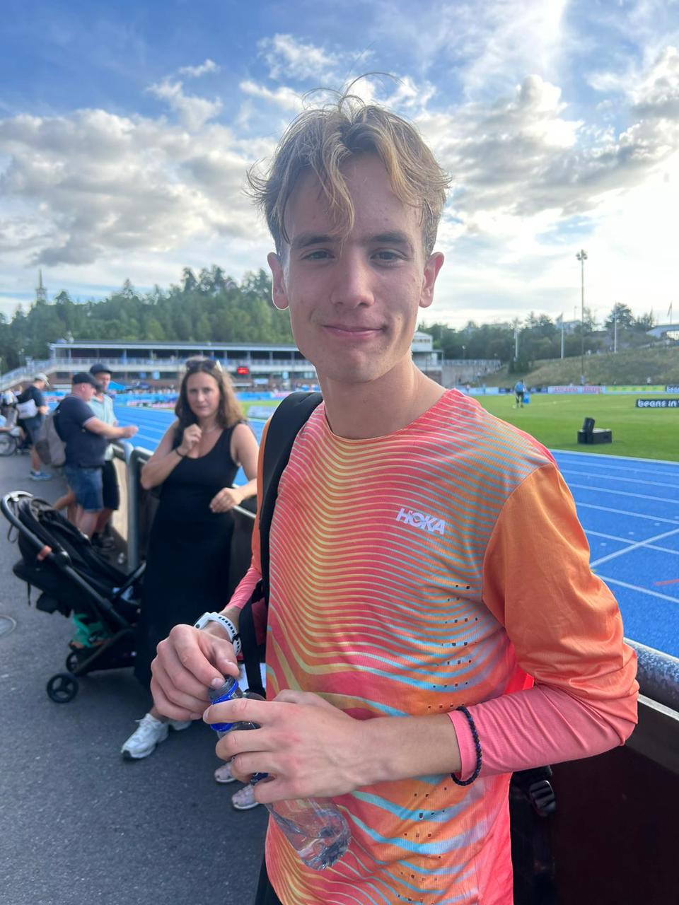 Lörstad plåtad av Lörstad. Sebastian Lörstad framför kameran och Samantha Lörstad bakom.