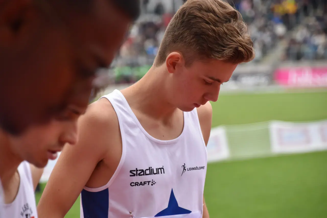 Nyss fyllda 19 år sprang Kalle Ottfalk 10 km väg i Valencia på 30:02. Bild från SM i somras. Foto: Janne Åkerblom