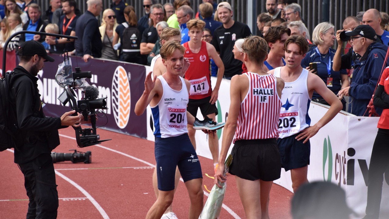 Sebastian Lörstad tog silver på 1500m efter Samuel Pihlström. Jacob Klinth blev sjua. Foto: Tilde Bromann