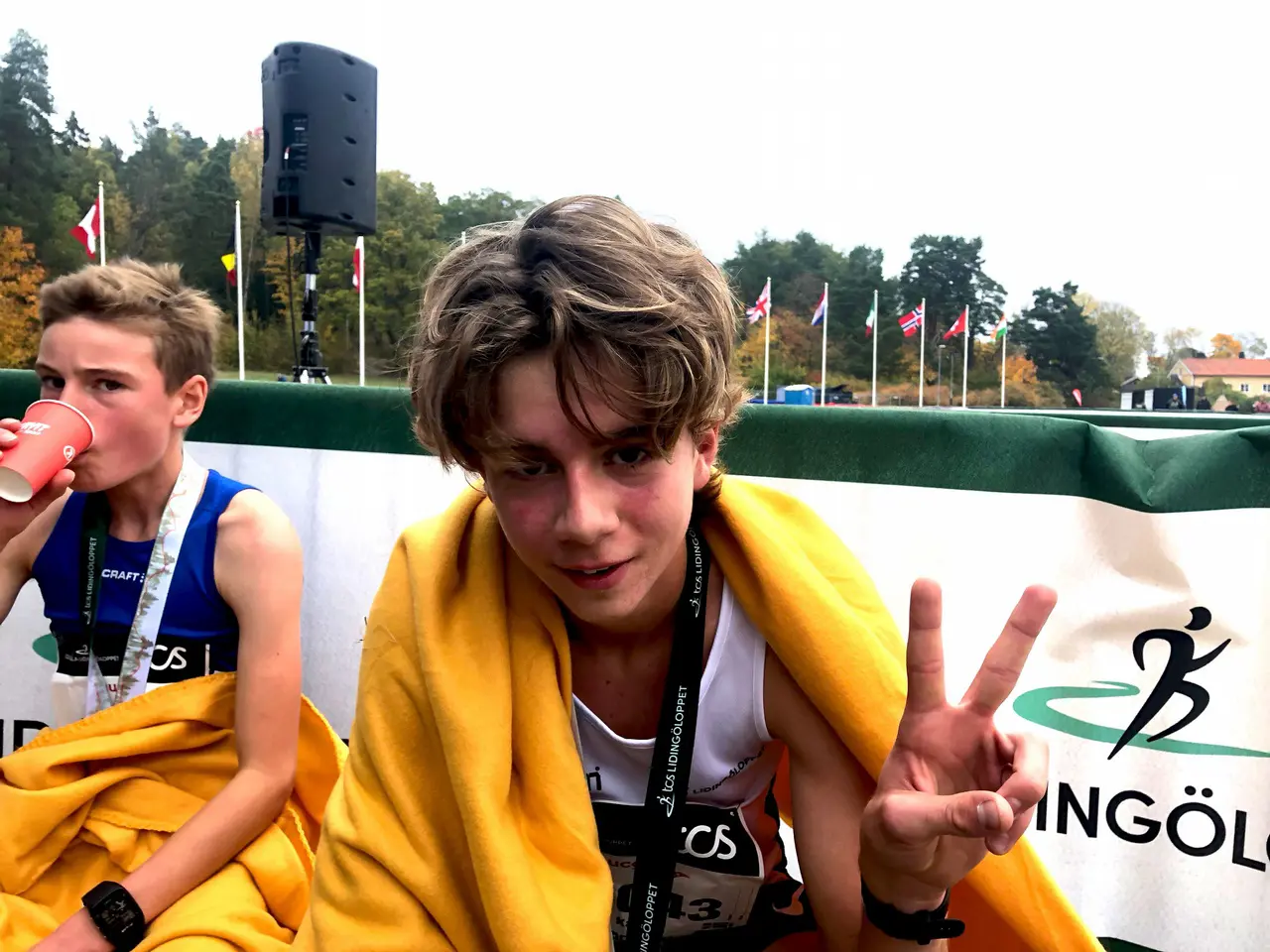 V-tecknet för den nya rekordhållaren Kalle Ottfalk i P15-klassen i Lilla Lidingöloppet. Foto: Janne Åkerblom