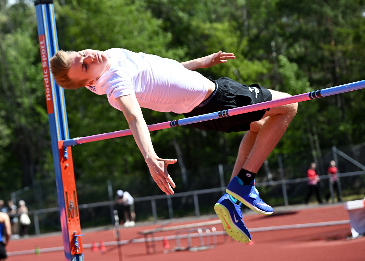 Albin Eriksson är M22-tvåa i Sverige efter halva säsongen. 2.06 är årsbästat så här långt. Foto: DECA