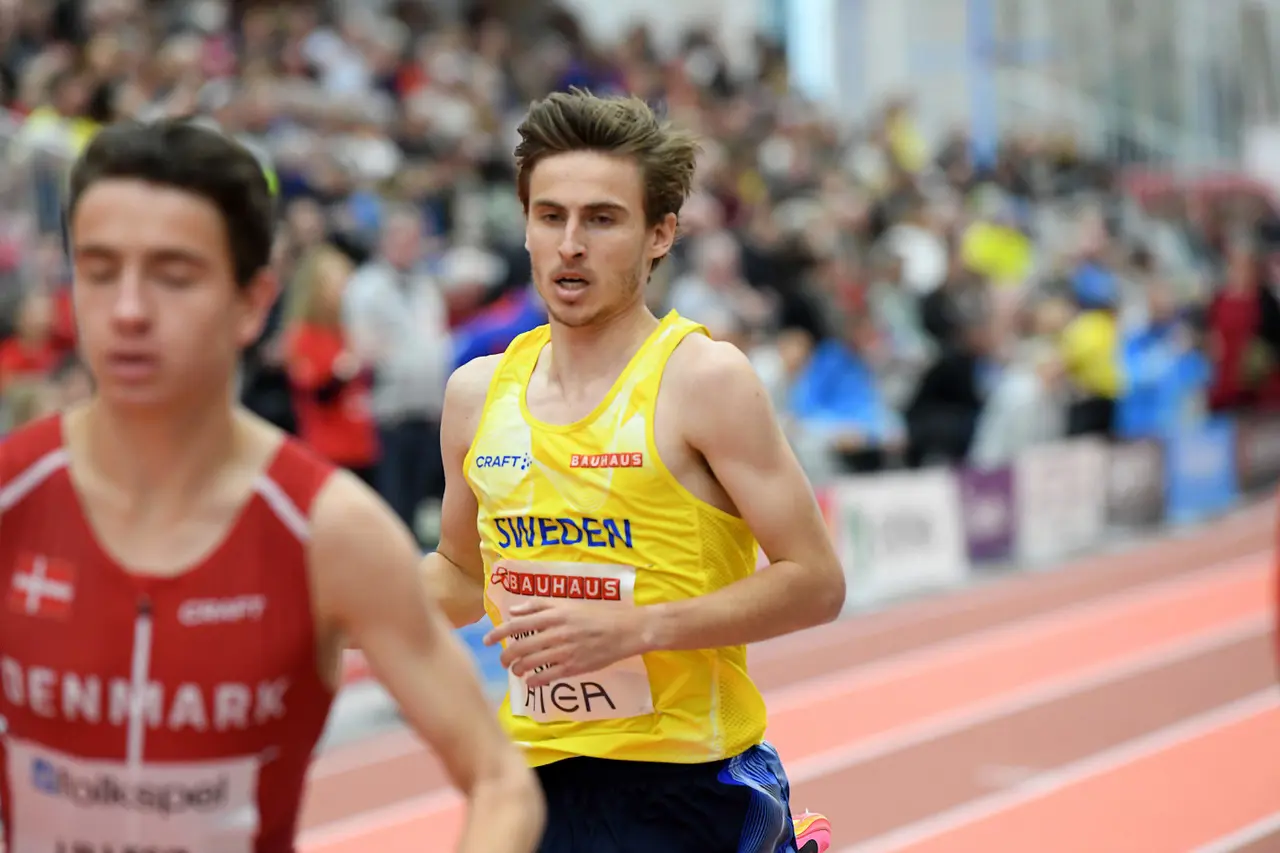 I Nordenkampen passade Simon Sundström på att putsa sitt eget PB = klubbrekord på 3000m inomhus