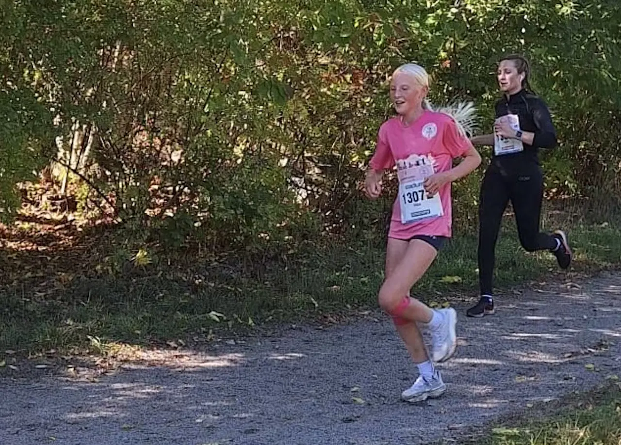 Alice Lindskog i Rosa Bandetloppet där hon blev 54a. Foto: Carl Lindskog