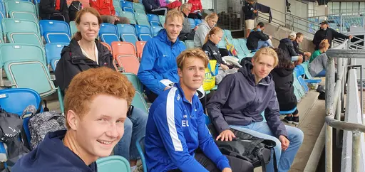 Överst på pallen i Sveriges största ungdomstävling. Kalle Ottfalk var en av många som gjorde bra ifrån sig i Världsungdomsspelen. Foto Ingela Ottalk och Lotta Hellstrand.