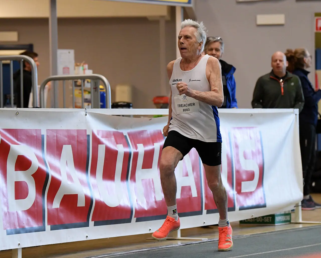 Anthony Treacher har nu tre brons från årets veteran-VM inomhus. Foto – från förra årets IVSM – DECA