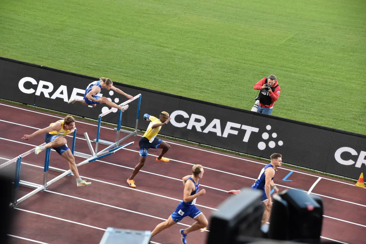 Finländarna var för starka på 110m häck. Anton Levin blev fyra på nästårsbästa. Foto: Janne Åkerblom