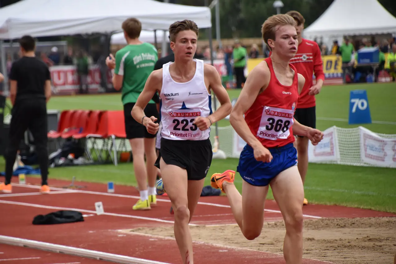 Med 200 meter kändes bronset klart. För hur skulle Kalle kunna utmana Danielsson och Grahn i en spurt? Svaret blev guld. Foto: Janne Åkerblom