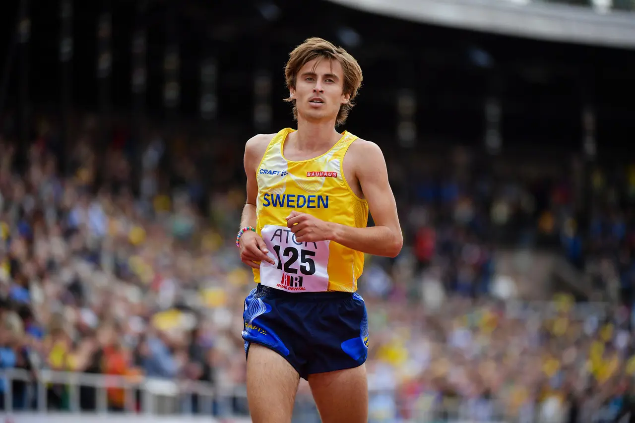 Snabb på bana, snabb på väg och nu även snabb på halvmararaton. Simon Sundström är nu klubbrekordhållare på 5000m, 10000m, 3000m hinder och halvmaran. Foto: DECA