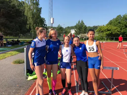 1. Edvin flyger 2. Vårt starka stafettlag. 3. Fotboll mixed; Lidingö-Täby 4. Tjejkvintett. 5. Delar av truppen 6. Pers-Anton 7. Kalle springer snabbt 