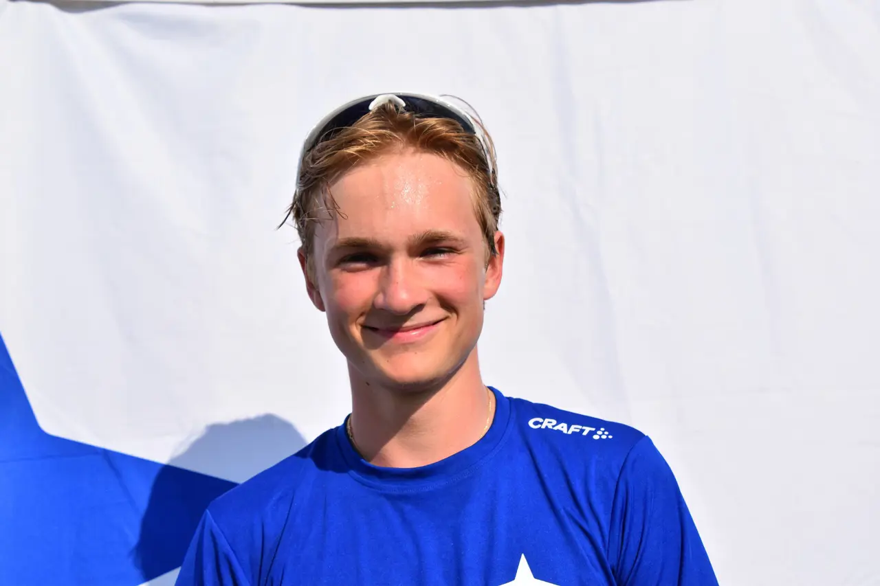 Vilgot Didrikson var nära pers i tresteg och persade på 400m häck i Gurkspelen i Västerås. Foto: Janne Åkerblom