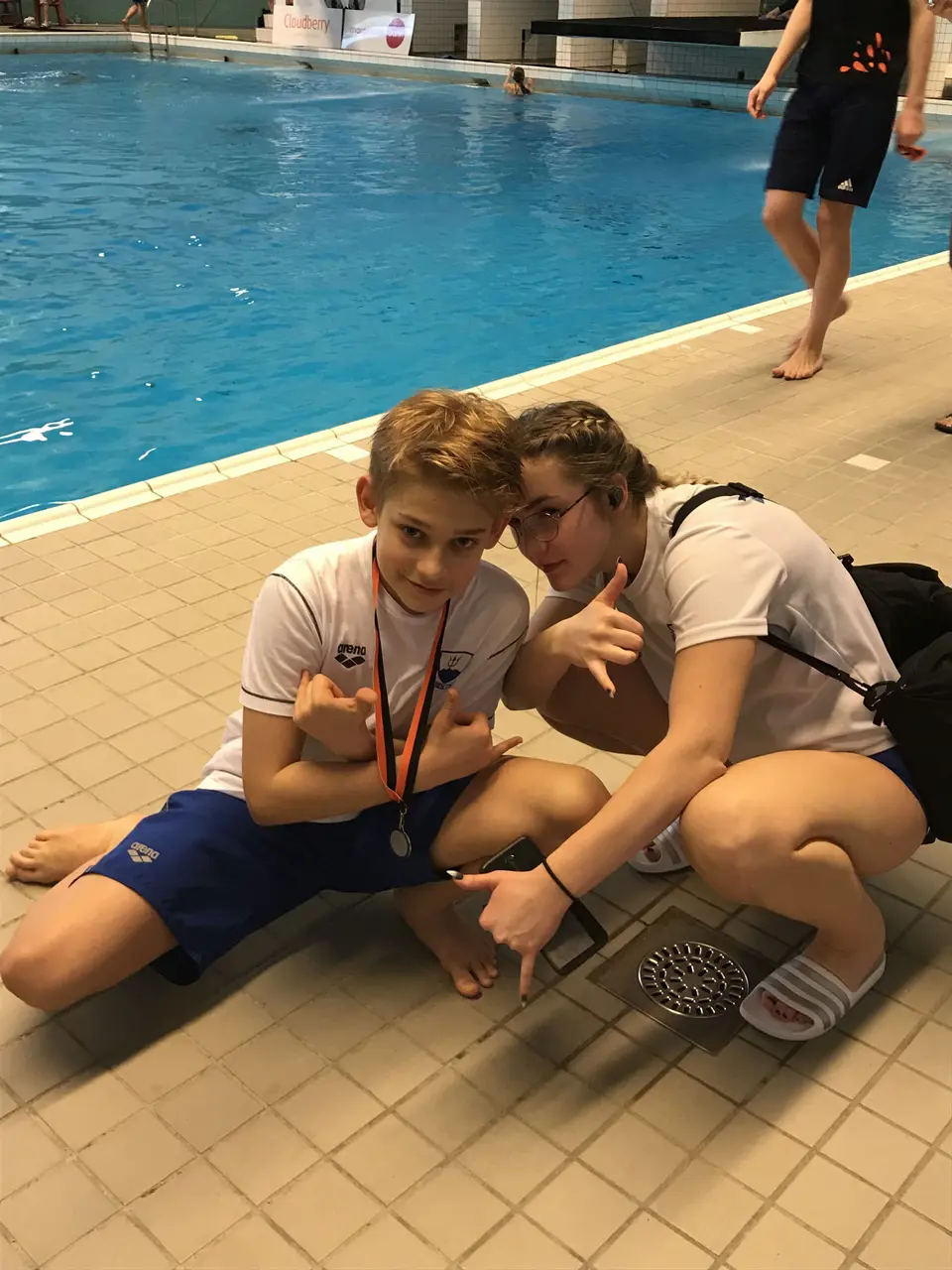 Axel och Alma efter pojkar B höga hopp