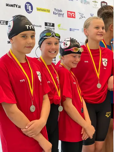 Albin, Joakim, Hilde, Alva, Sigrid, Amy & Alida; glada medaljörer!