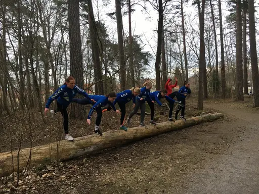 Utomhusfys i Sunnerstagropen och Stadsskogen.