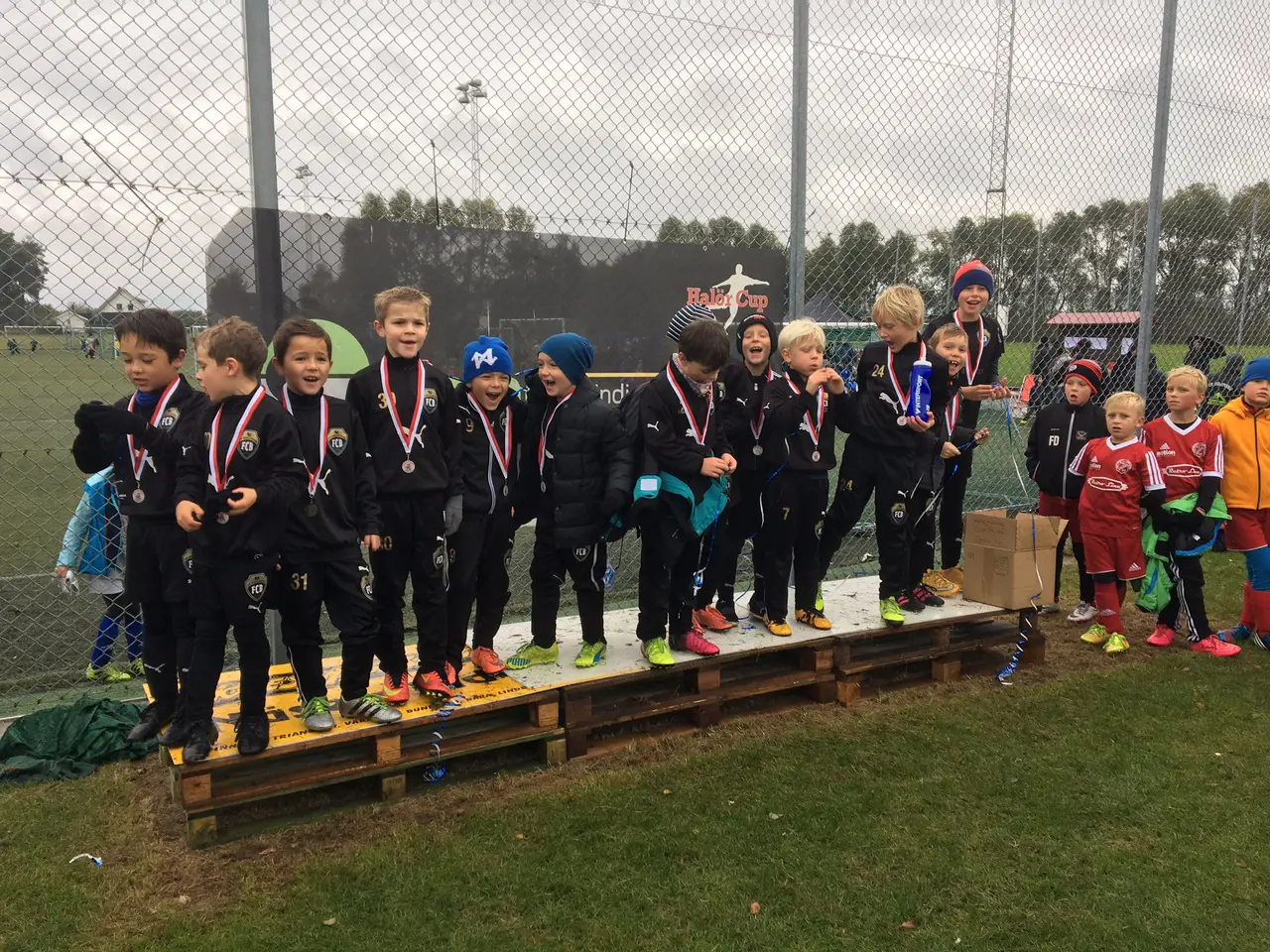 Team P08 tackar för sig i Höllviken efter 2 lärorika år i 5-manna fotboll. Nu väntar nya utmaningar i 7-manna!!