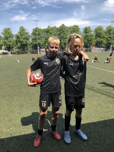 Glad Midsommar önskas alla i FC Bellevue familjen!