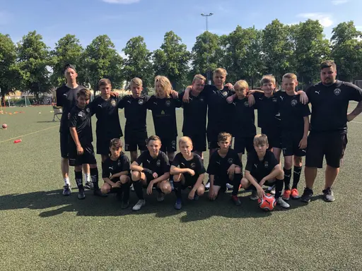 Glad Midsommar önskas alla i FC Bellevue familjen!