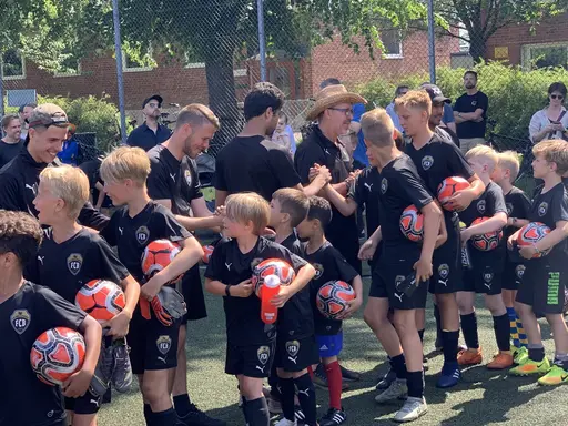 Glad Midsommar önskas alla i FC Bellevue familjen!