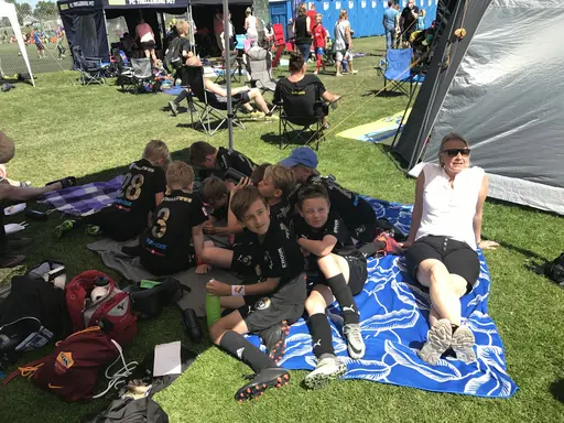 FCBs P07 talanger njuter av soliga fotbollsdagar i Halör Cup