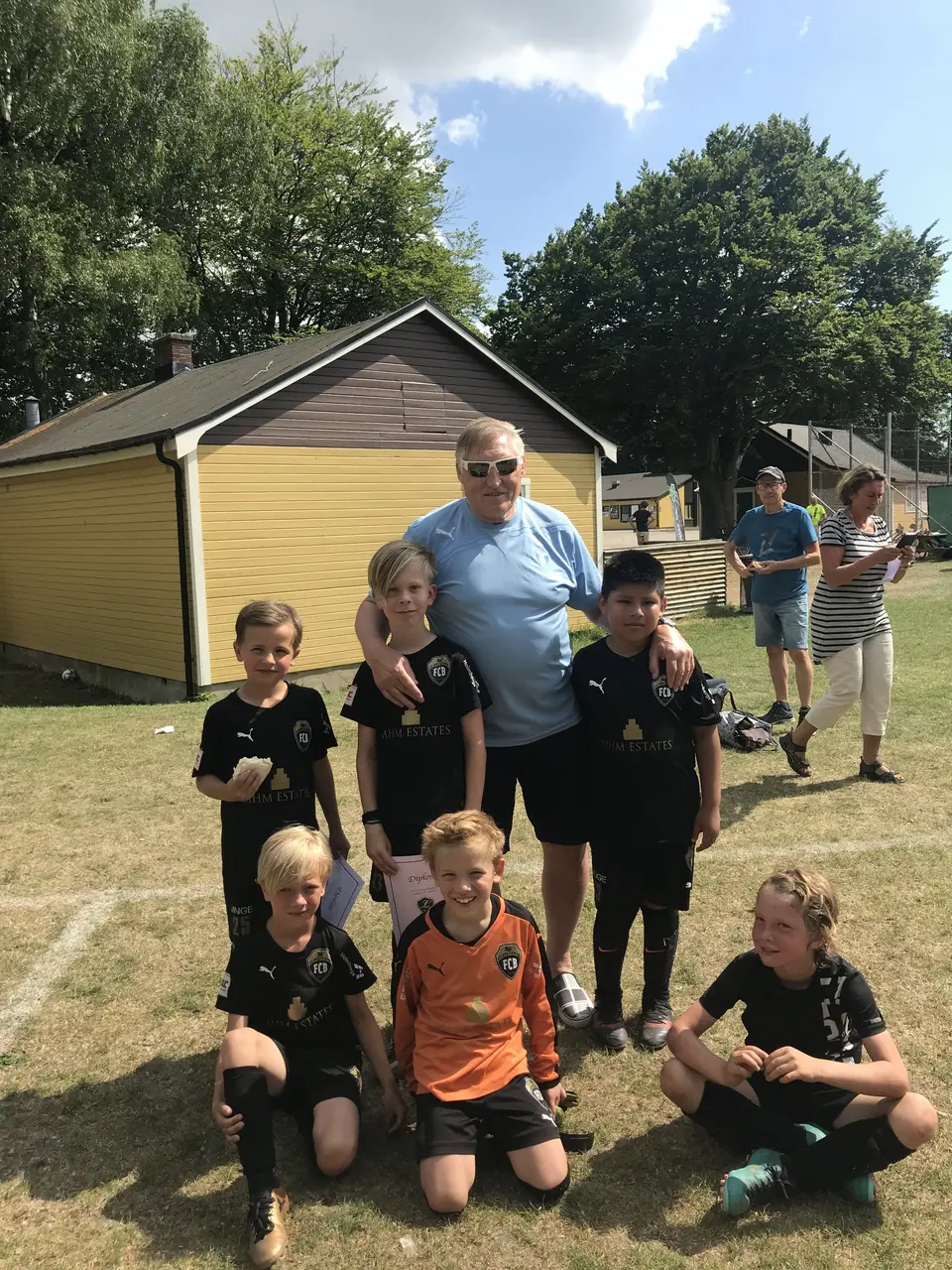 Team P07 på Limhamns IP med MFF legenden Anders ”Puskas” Ljungberg
