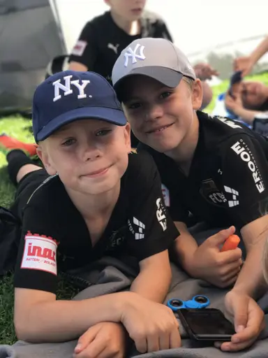 FCBs P07 talanger njuter av soliga fotbollsdagar i Halör Cup