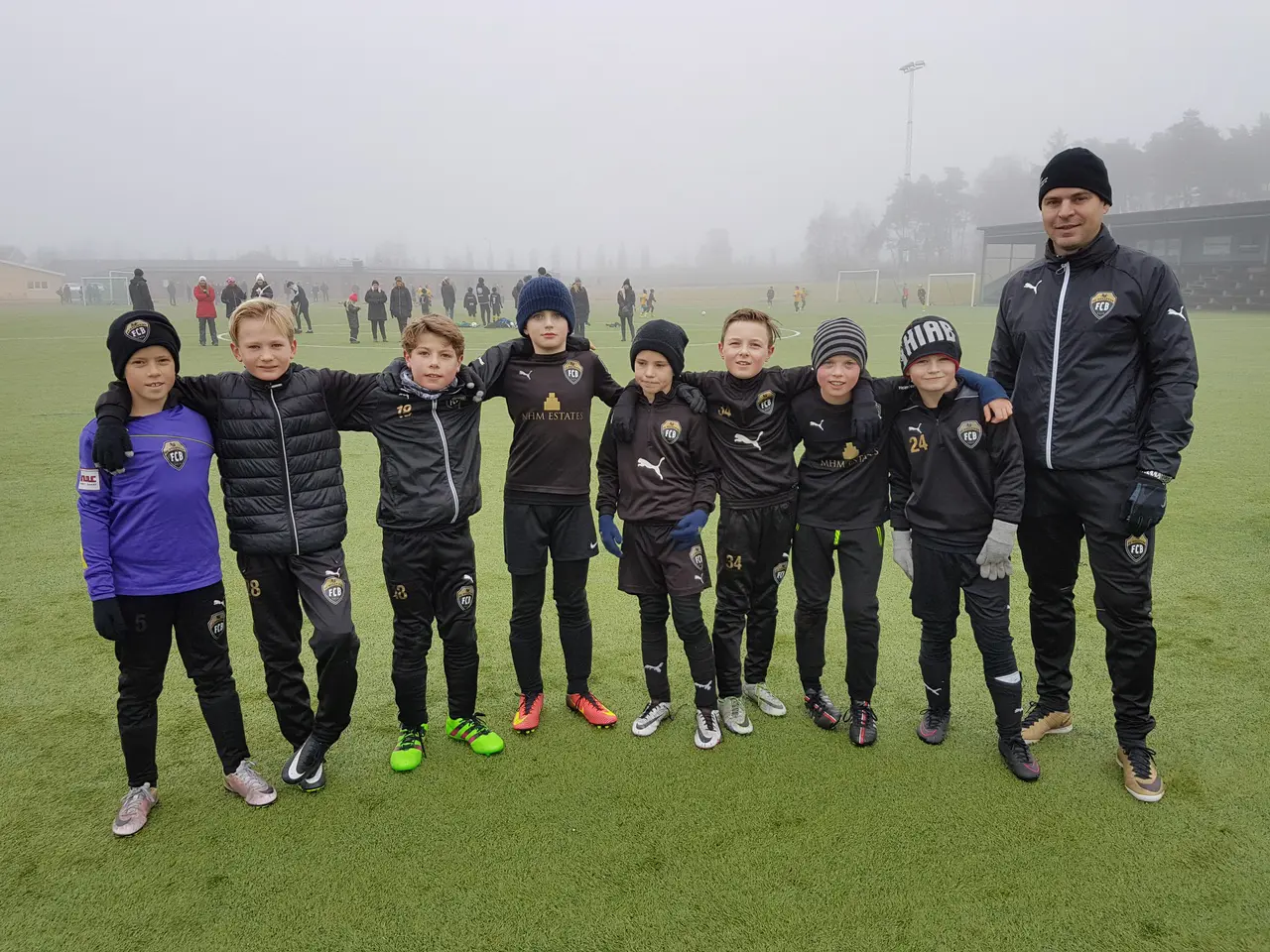 Team P07 i Furulund: Atlas, Henry, Ian, Isak, Benjamin, Ossian, Fabian, Sture och coach Tomas