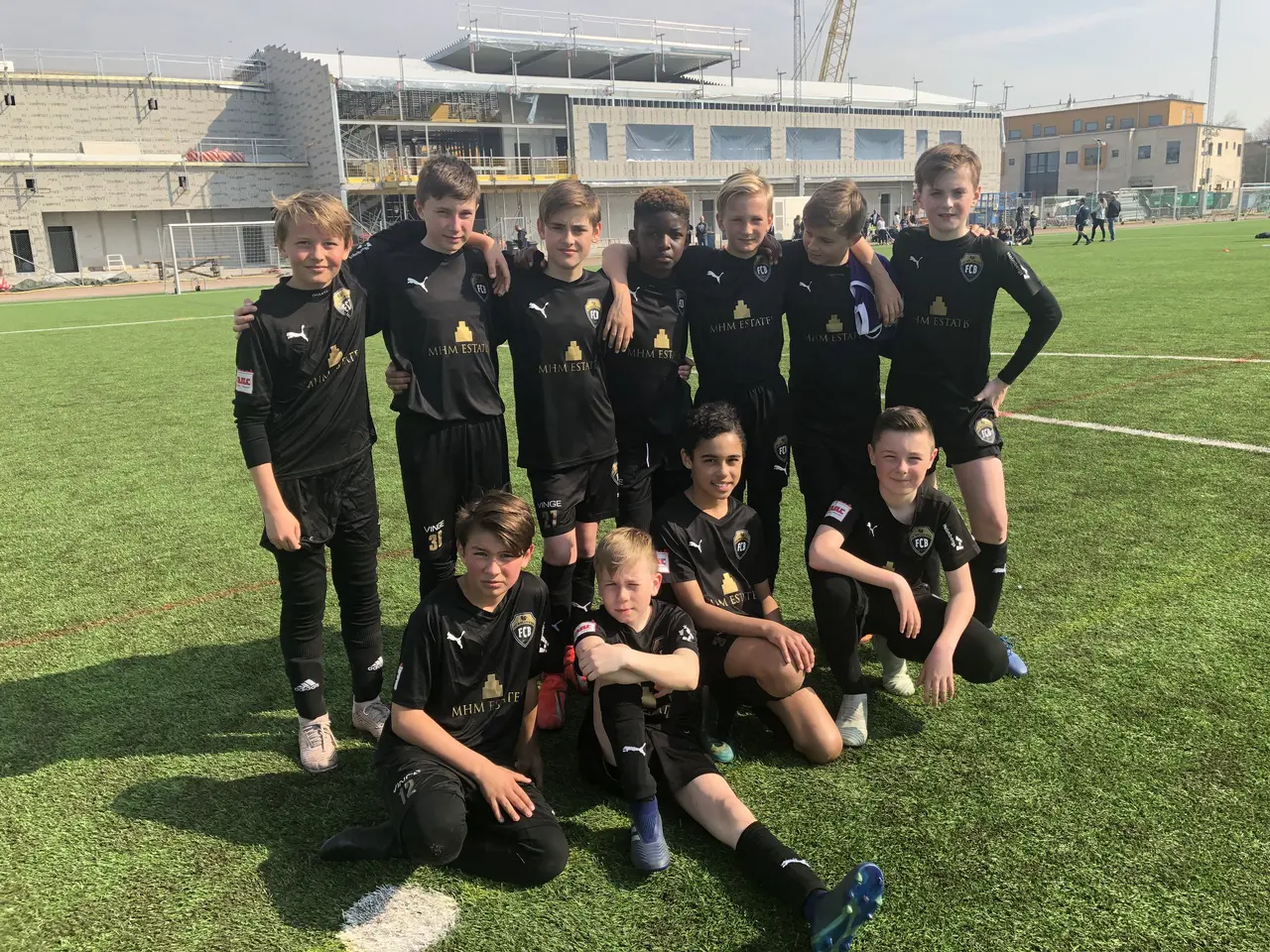 Team P07 poserar efter en bra insats på Västervångs IP i Trelleborg