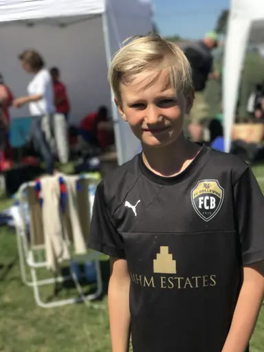 FCBs P07 talanger njuter av soliga fotbollsdagar i Halör Cup