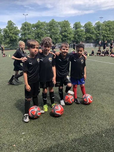 Glad Midsommar önskas alla i FC Bellevue familjen!