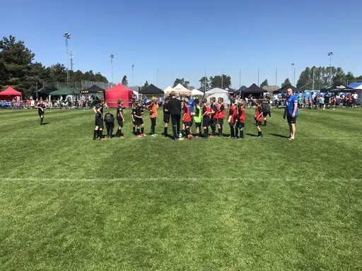 FCBs P07 talanger njuter av soliga fotbollsdagar i Halör Cup