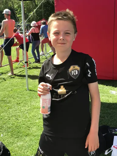 FCBs P07 talanger njuter av soliga fotbollsdagar i Halör Cup